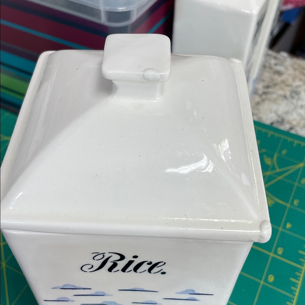 4 Vintge German Blue/White G.M.T. canisters vinegar and oil (see photos) - Picture 11 of 16